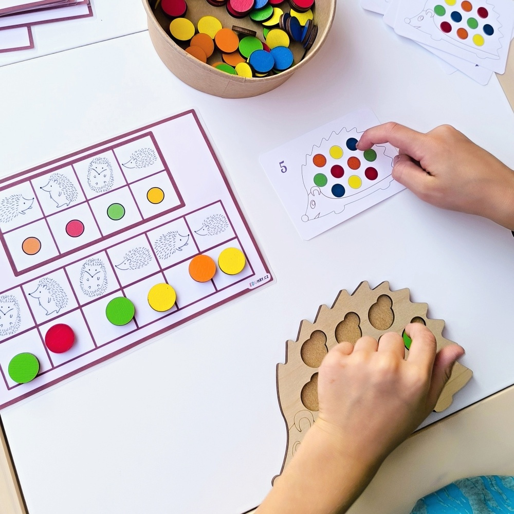 Aktivity ježek - zrakové vnímání barevná kolečka pracovní listy-2